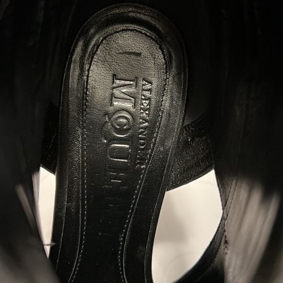 EEUC Alexander McQueen Black Leather Skull Peep-Toe Ankle Boots Size 36.5 (6.5) - Picture 3 of 12